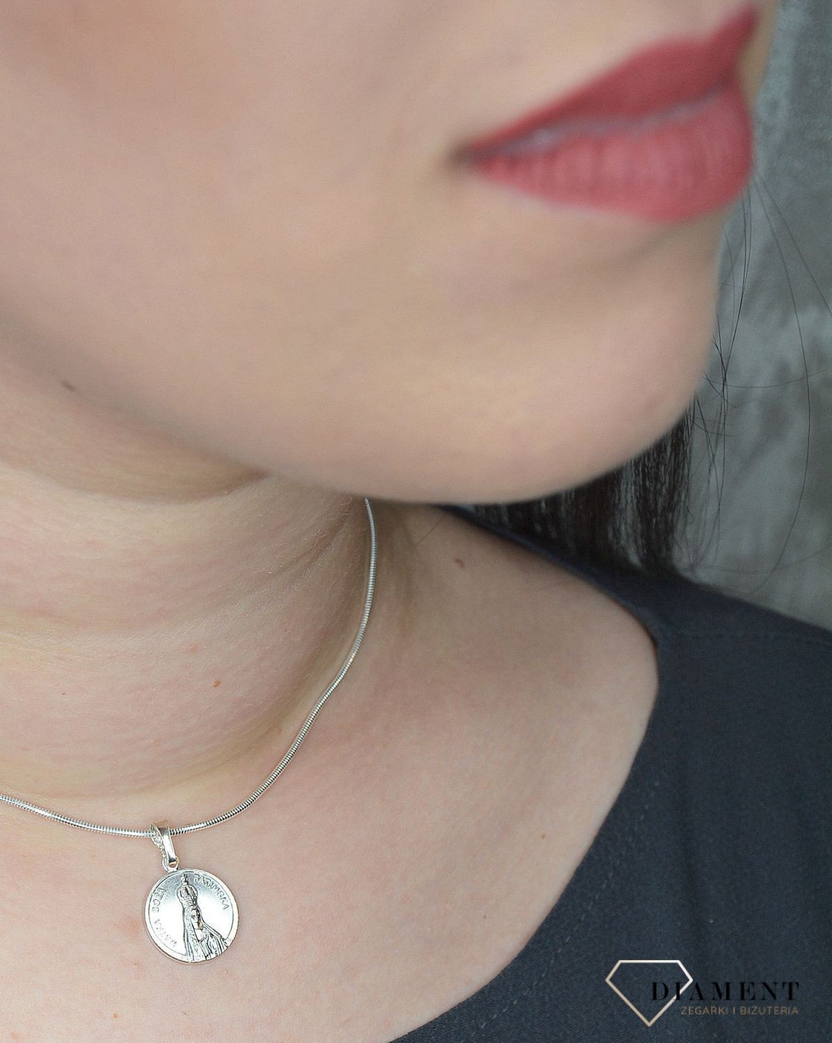 Zawieszka srebrna medalik 'matka Boża Fatimska' DIA-ZAW-M-078-925 (1).jpg