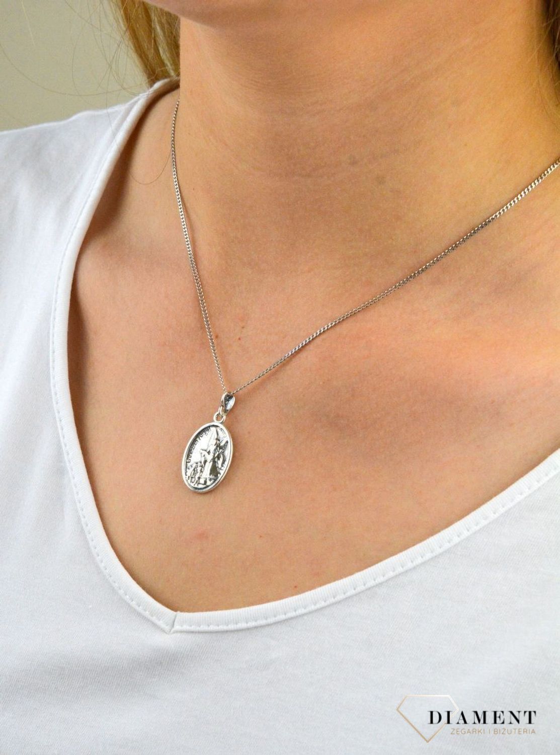 Zawieszka srebrna Św. Michał owalna DIA-ZAW-M-297-925. Srebrna zawieszka owalna. Srebrna zawieszka z Jezusem. Srebrna zawieszka idealna na prezent..jpg