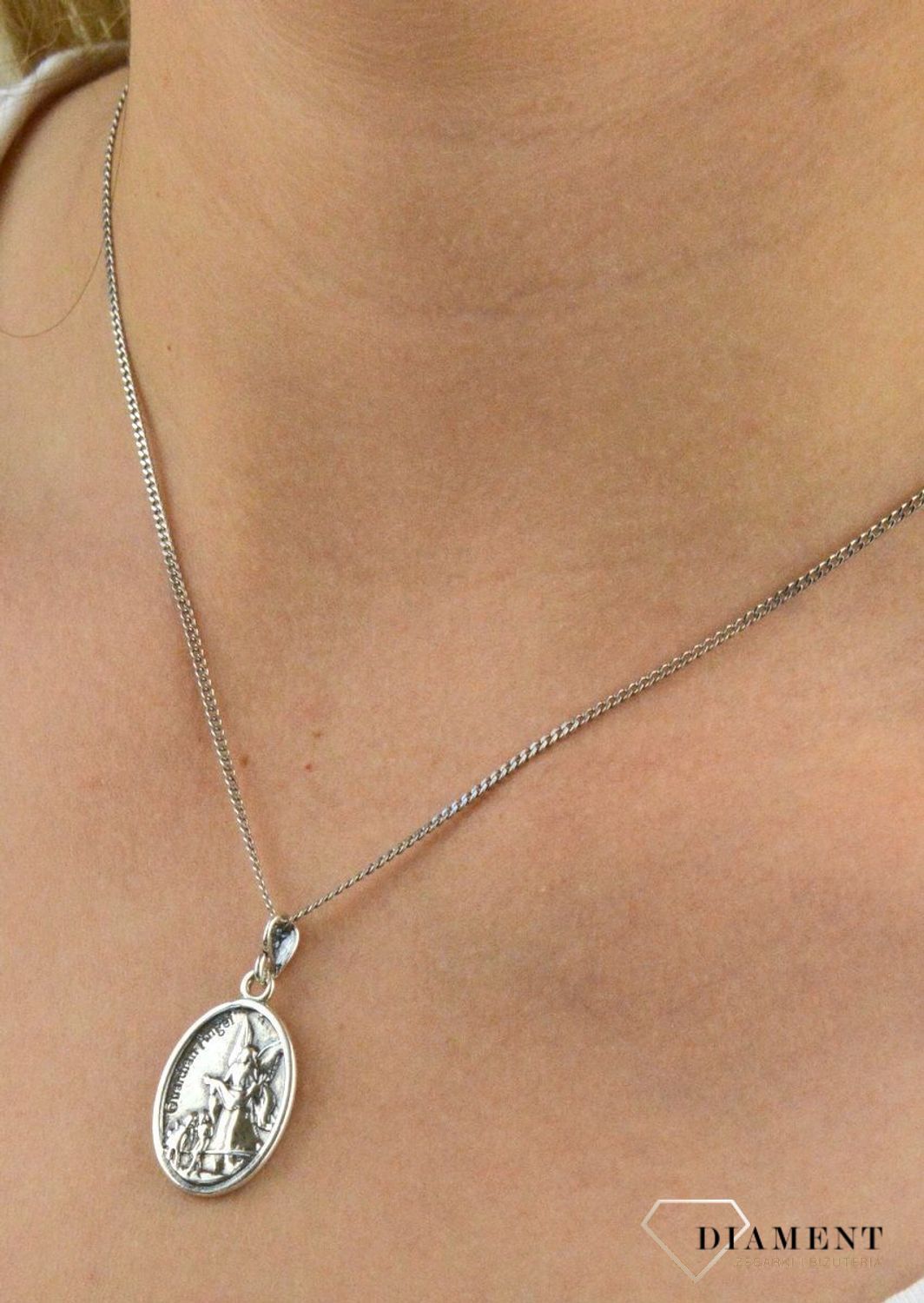 Zawieszka srebrna Św. Michał owalna DIA-ZAW-M-297-925. Srebrna zawieszka owalna. Srebrna zawieszka z Jezusem. Srebrna zawieszka idealna na prezent..jpg