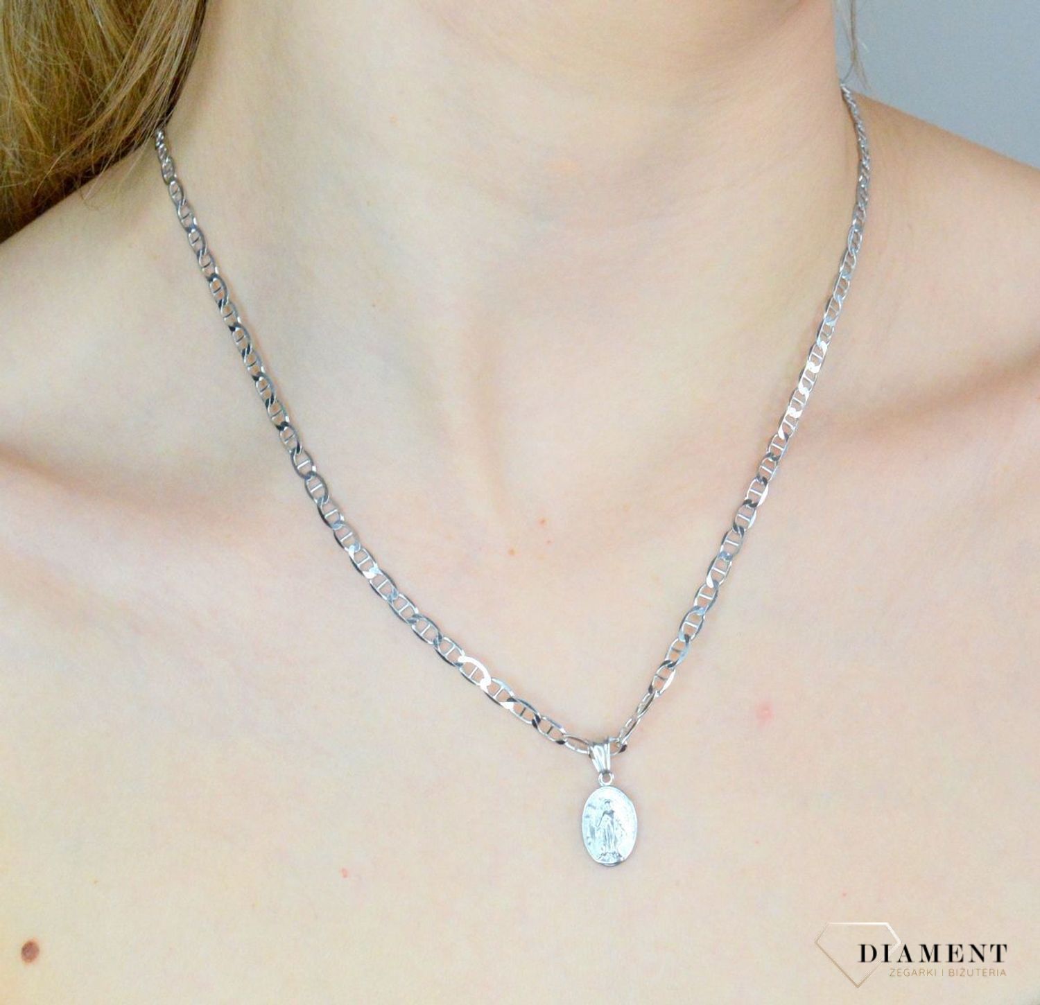 Srebrny medalik owalny dwustronny Matka Boska Cudowna DIA-ZAW-MDMD1515R-925. Dwustronny medalik święty. Medalik srebrny z Matką Boską Cudowną. Medalik srebrny dwustronny. Medalik srebrny na komunię. Medalik srebrny na prezent..webp