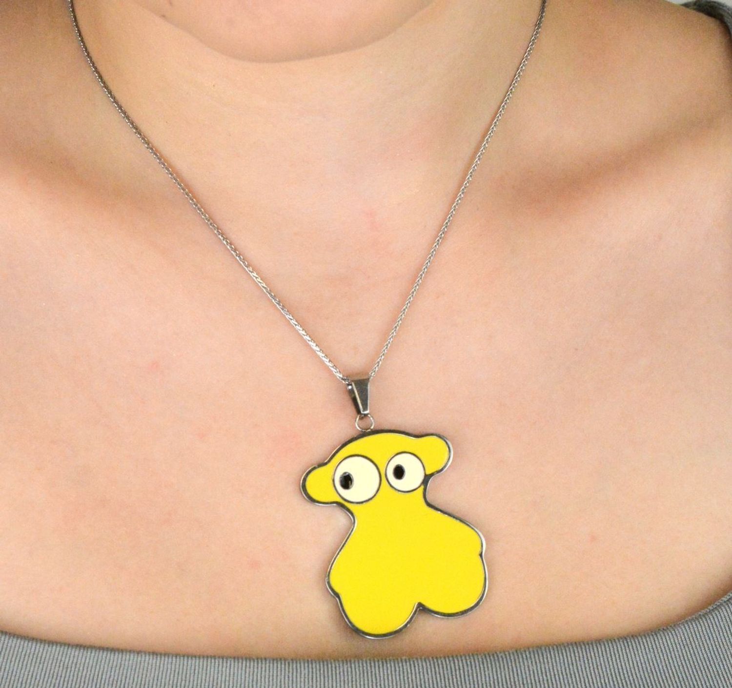 Zawieszka damska stalowa żółty Misiu 'Tuos' DIA-ZAW-MIS-ZOLTY-ZLOTO-STAL.  Biżuteria z misiami jak. Duża zawieszka miś. Biżuteria stalowa. Idealny pomysł na prezent.1.jpg