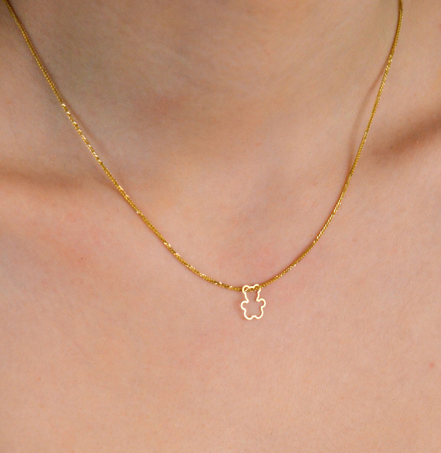 Zawieszka złota miś CELEBRYTKA próba 333 DIA-ZAW-MISIEK-333. Urocza złota zawieszka w kształcie misia, wykonana z wysokiej jakości złota próby 333. 1.jpg