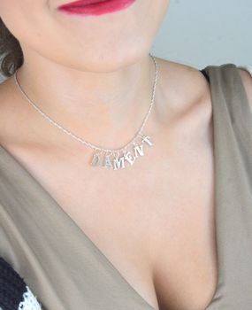 Elegancka srebrna zawieszka z literką A wykonana ze srebra 925. Symboliczne znaczenie, minimalistyczny styl i doskonała jakość – idealna na prezent. Sprawdź! (3).JPG