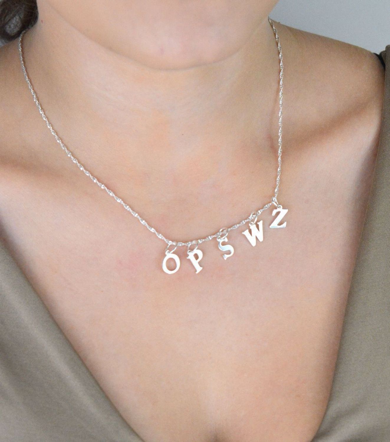 Srebrna zawieszka literka P – srebro 925  Symboliczna biżuteria.jpg