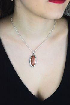 Zawieszka srebrna 925 damska z kamieniem piasek pustyni – owalna (3).jpg