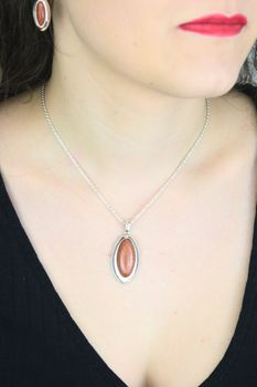 Zawieszka srebrna 925 damska z kamieniem piasek pustyni – owalna (4).jpg