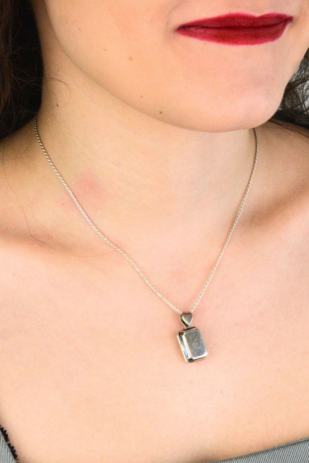 Damska srebrna zawieszka puzderko próby 925 DIA-ZAW-PUZDERKO-925 – otwierane puzderko.jpg