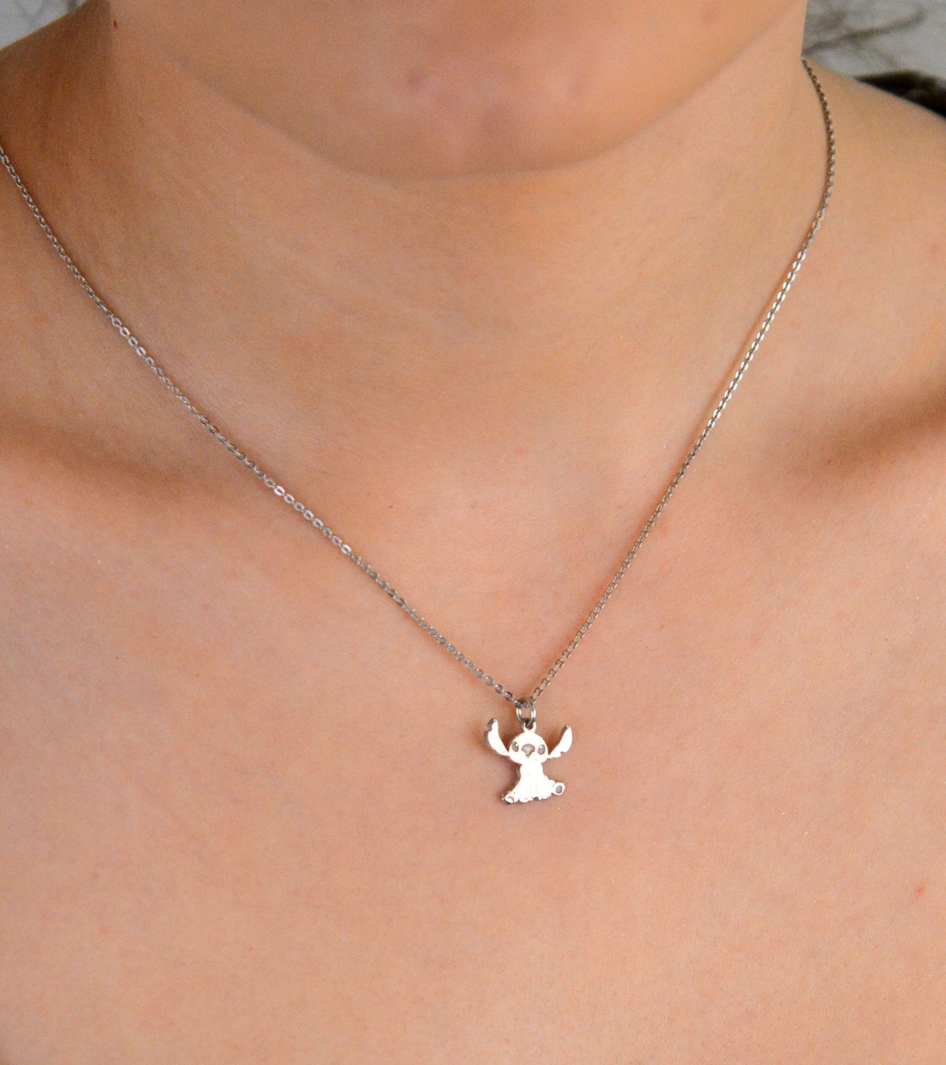 Pierścionek srebrny zielona i biała cyrkonia pr 925, DIA-ZAW-PW0010924ER-925 Srebrny pierścionek wykonany z najwyższej jakości srebra. Idealny pomysł na prezent. Srebrny pierścionek wykonany1.jpg