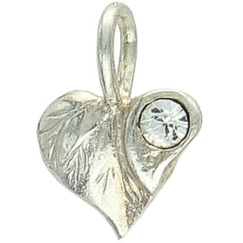 Delikatna srebrna zawieszka próby 925 w kształcie serduszka, ozdobiona jedną cyrkonią. Subtelna biżuteria idealna na prezent.1.jpg