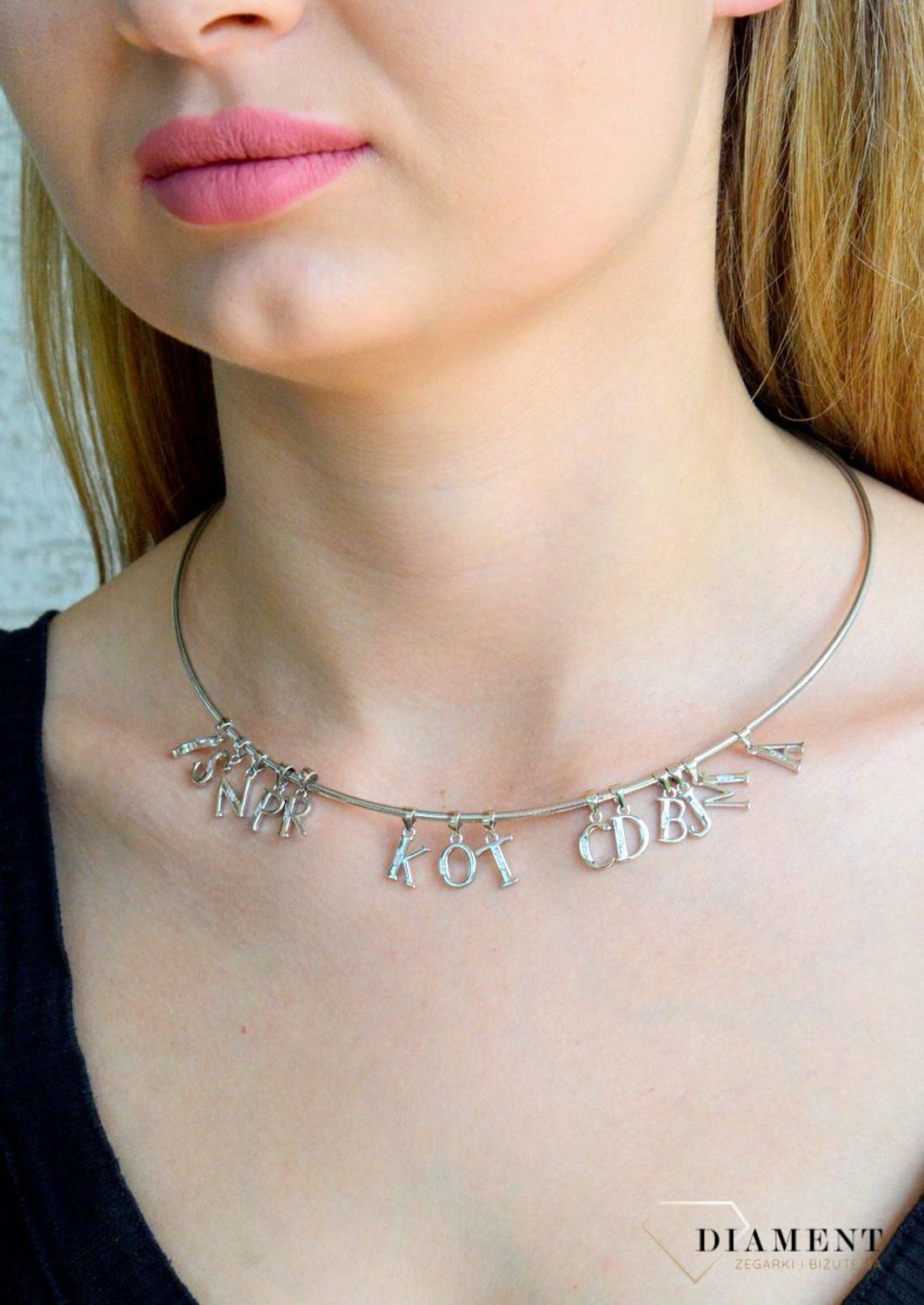 Srebrna zawieszka literka R z drobnymi cyrkoniami DIA-ZAW-SLT111-925.  Srebrna zawieszka literka. Srebrna literka z cyrkoniami. Literka srebrna zawieszka. Literka srebrna z cyrkoniami. Srebrna literka zawieszka idealna na prezent.jpg