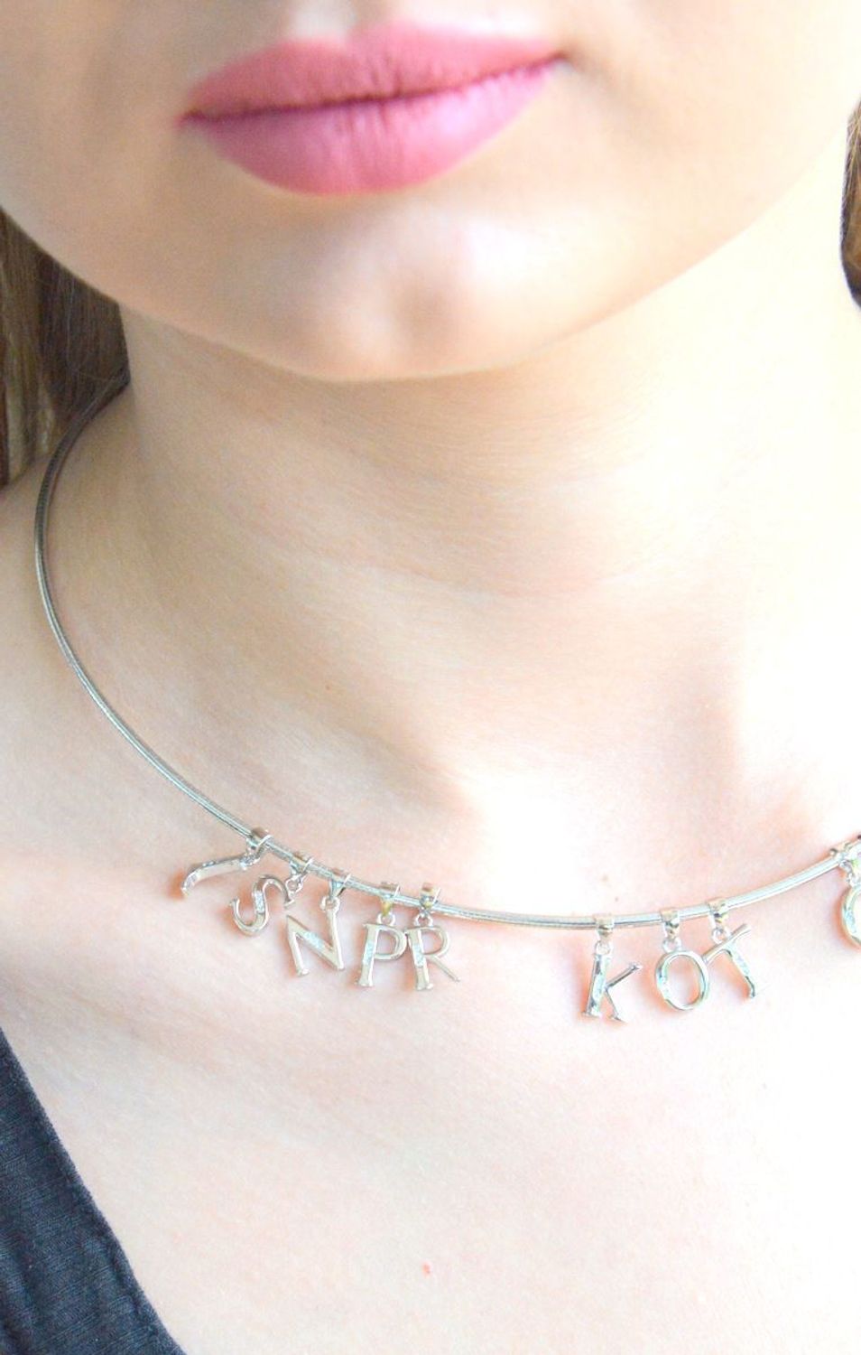 Srebrna zawieszka literka S z drobnymi cyrkoniami DIA-ZAW-SLT112-925. Srebrna zawieszka literka. Srebrna literka z cyrkoniami. Literka srebrna zawieszka. Literka srebrna z cyrkoniami. Srebrna literka zawieszka idealna na prezent..jpg