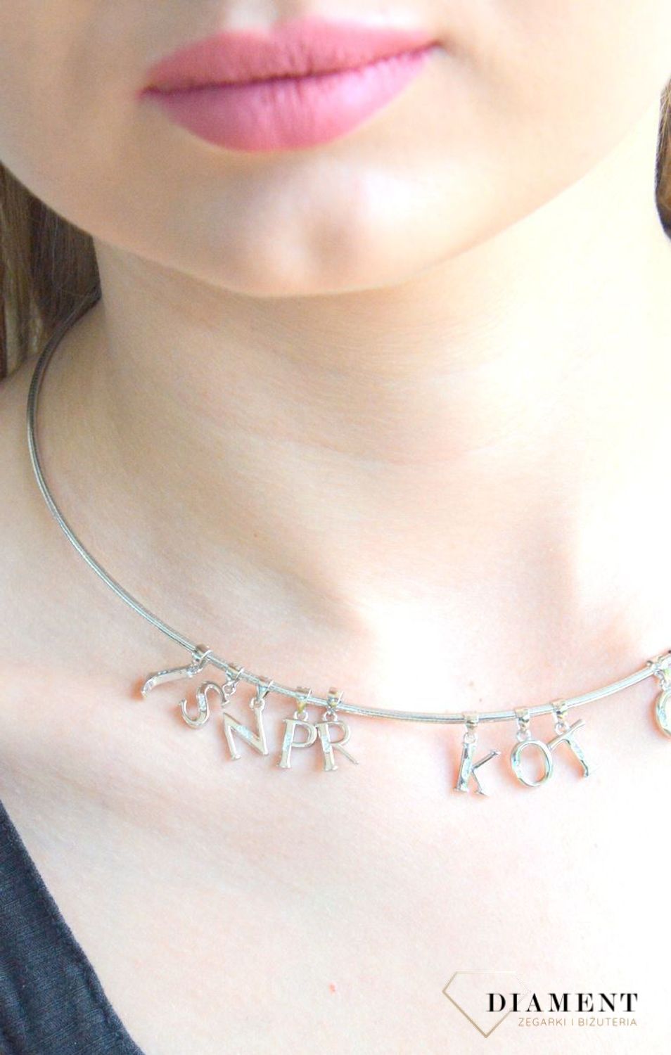 Srebrna zawieszka literka O z drobnymi cyrkoniami DIA-ZAW-SLT117-925.jpg