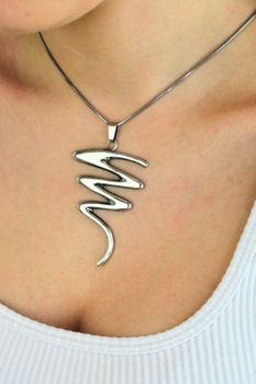 Srebrna zawieszka 925 zygzak  Nowoczesna biżuteria damska (3).jpg