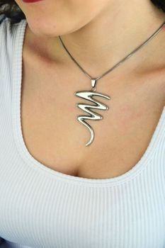 Srebrna zawieszka 925 zygzak  Nowoczesna biżuteria damska (4).jpg