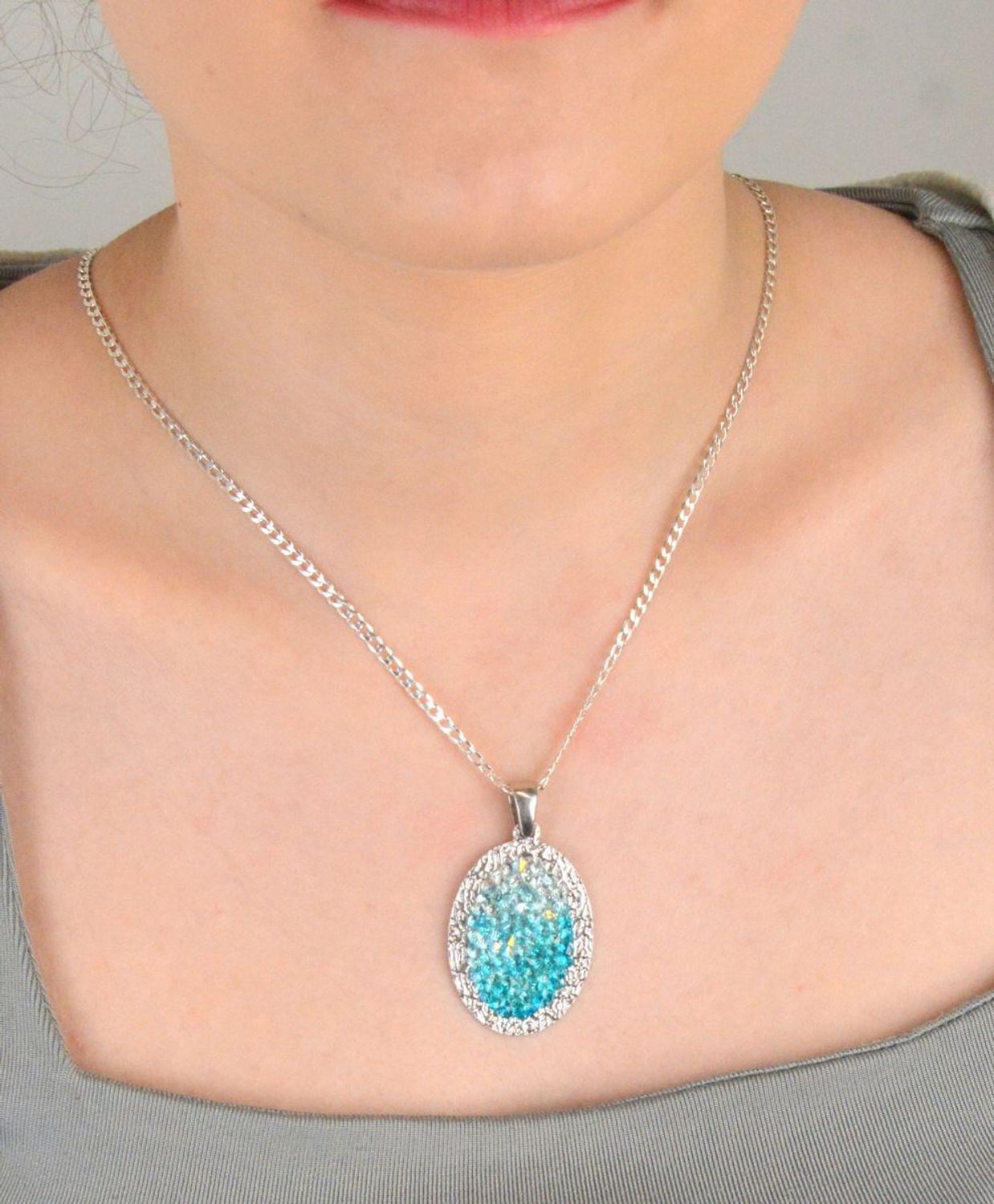 Zawieszka damska srebrna próba 925, owalna z niebieskimi cyrkoniami DIA-ZAW-SWAROVSKI-66-925.jpg