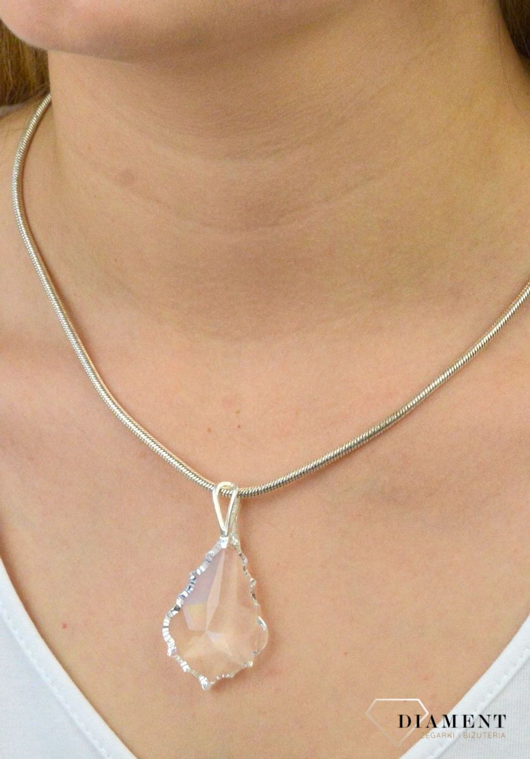 Srebrna zawieszka z kryształem Swarovskiego DIA-ZAW-SWAROVSKI1-925. Srebrna zawieszka. Srebrna zawieszka Swarovski. Srebrna zawieszka z kryształem Swarovski. Srebrna zawieszka idealna na prezent. Srebrna za.jpg