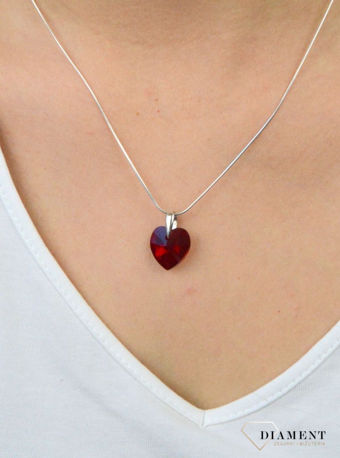 Srebrna zawieszka serce z Kryształem Swarovskiego DIA-ZAW-SWAROVSKI3-925.  Srebrna zawieszka. Srebrna zawieszka Swarovski. Srebrna zawieszka serce Swarovski. Srebrna zawieszka idealna na prezent. Srebrna za.jpg