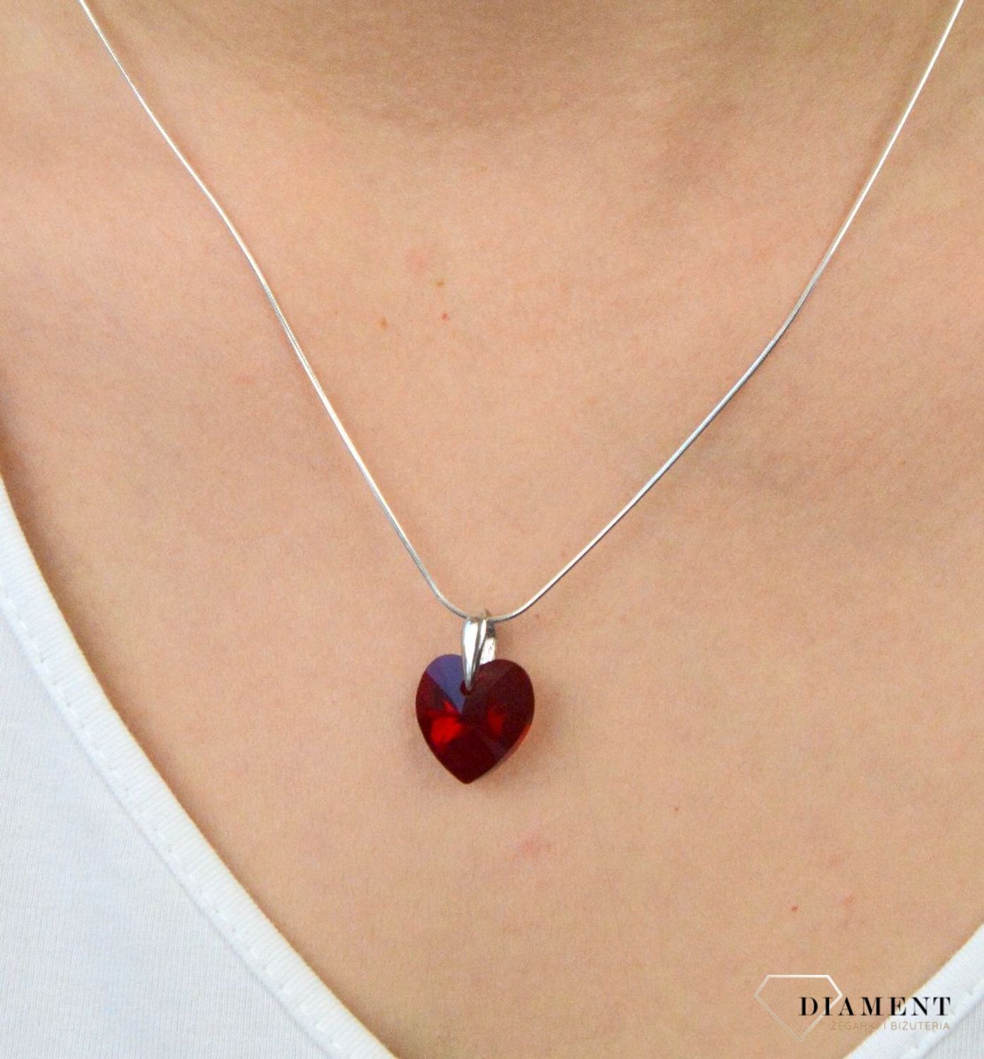 Srebrna zawieszka serce z Kryształem Swarovskiego DIA-ZAW-SWAROVSKI3-925.  Srebrna zawieszka. Srebrna zawieszka Swarovski. Srebrna zawieszka serce Swarovski. Srebrna zawieszka idealna na prezent. Srebrna za.jpg
