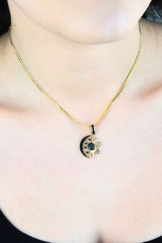 Złota zawieszka Słońce i Księżyc 375 z czarną cyrkonią  1,66 g  Elegancka biżuteriaoca (2).jpg