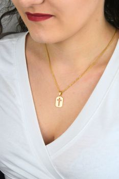 Męska zawieszka srebrna 925 blaszka z krzyżykiem pozłacana 2,5 cm (5).jpg