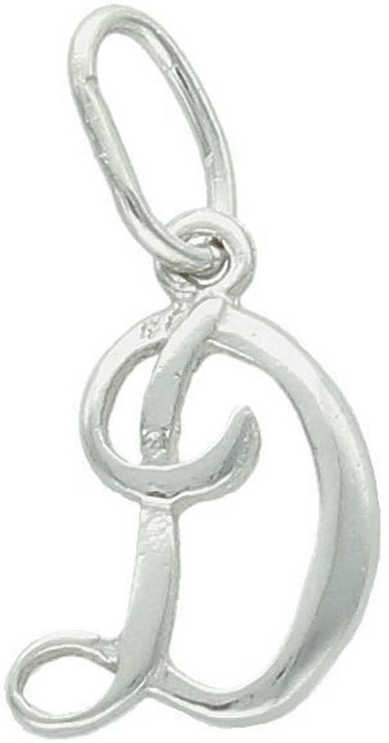 Zawieszka srebrna 925 z literką D, długość z oczkiem 1,8 cm, szerokość 7 mm, waga 0,33 g. Minimalistyczna i elegancka biżuteria personalizowana. Model DIA-ZAW-W324R-D-925.1.jpg