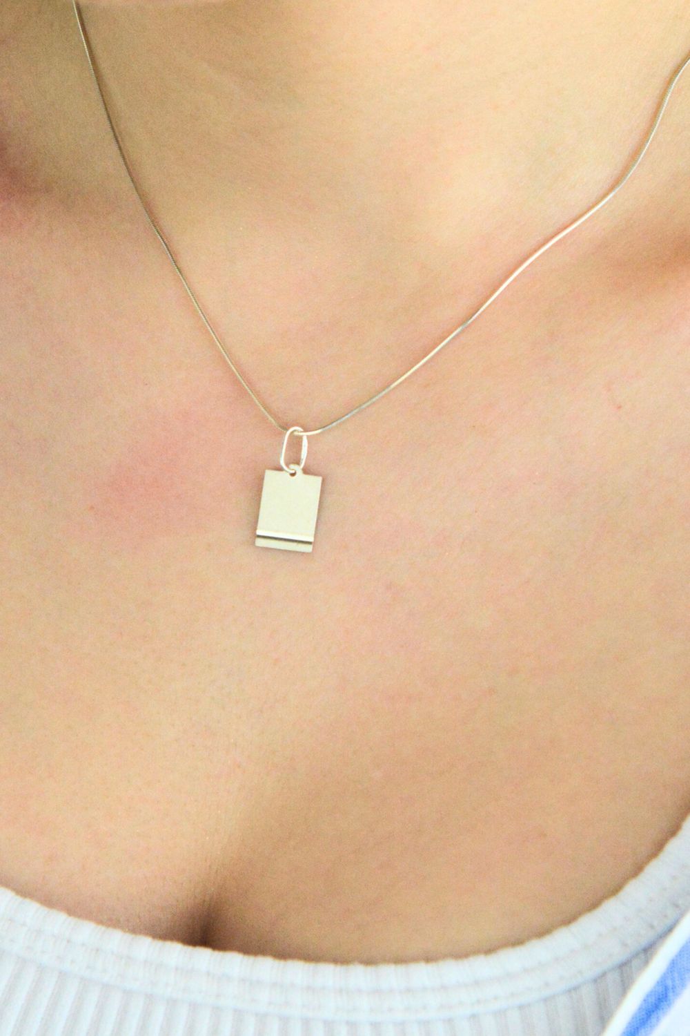 Zawieszka damska srebrna 925 matowa prostokątna – DIA-ZAW-WD120-925 (2).jpg