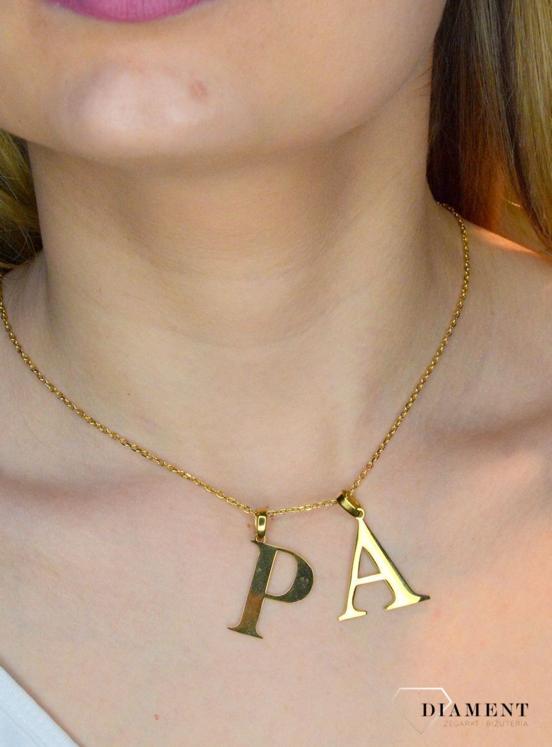 Stalowa zawieszka pozłacana Literka P 2,5 cm DIA-ZAW-ZP10819-STAL.JPEG