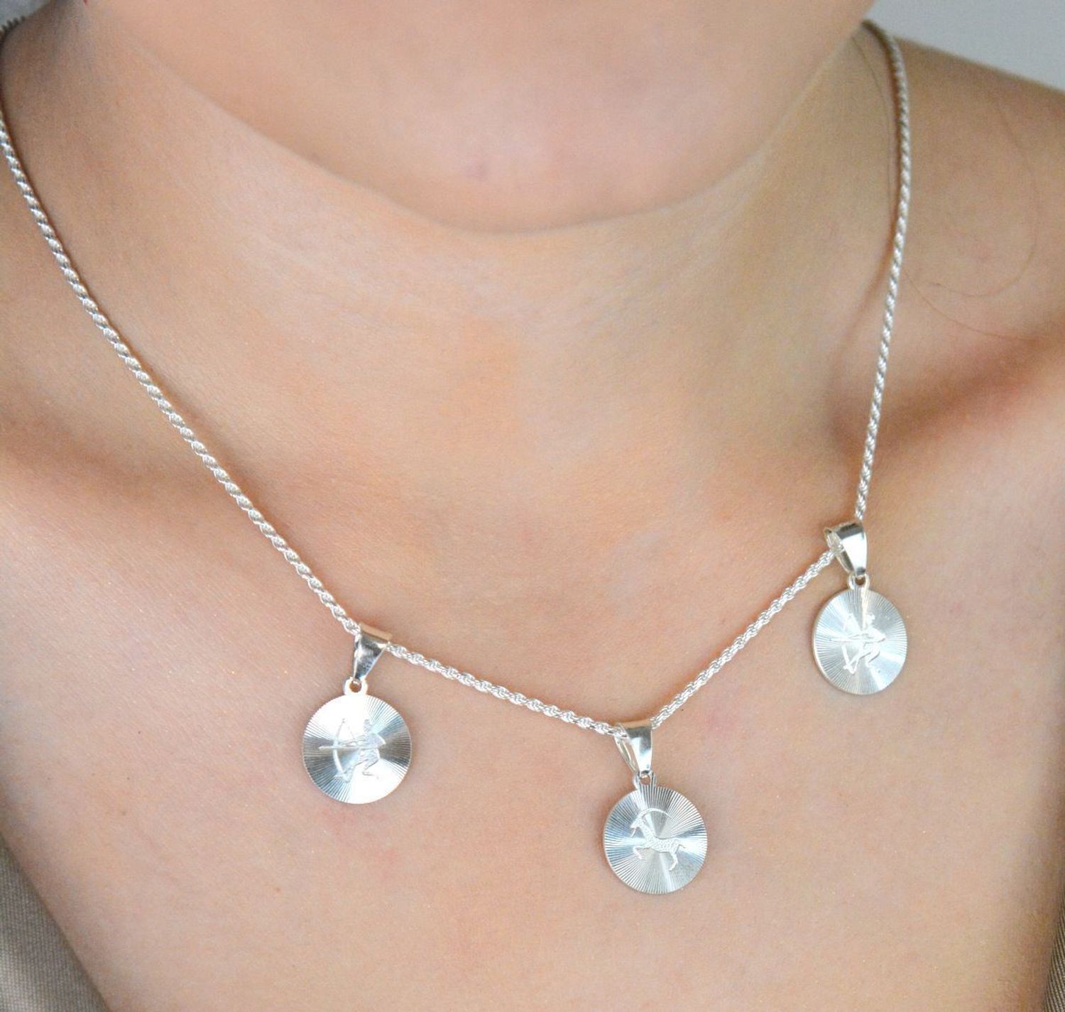 Srebrna zawieszka znak zodiaku Strzelec – srebro 925  Symboliczna biżuteria.jpg