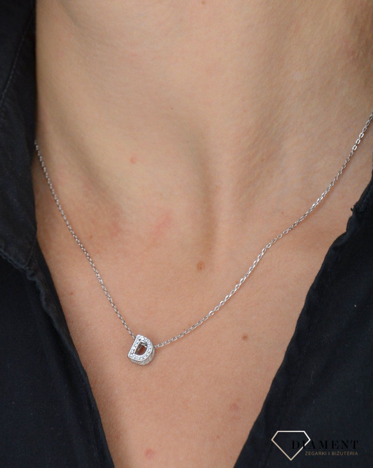 Naszyjnik z literką D wysadzany cyrkoniami DIA-ZAW-literkaD-925-0,5.jpg
