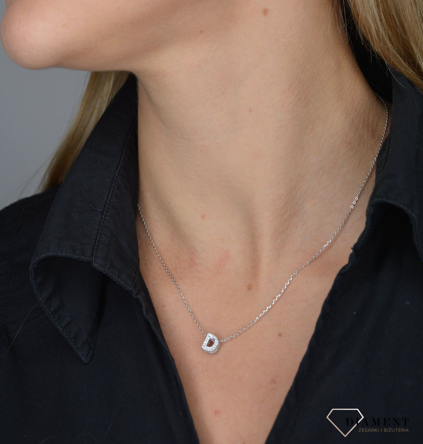 Naszyjnik z literką D wysadzany cyrkoniami DIA-ZAW-literkaD-925-0,5.jpg