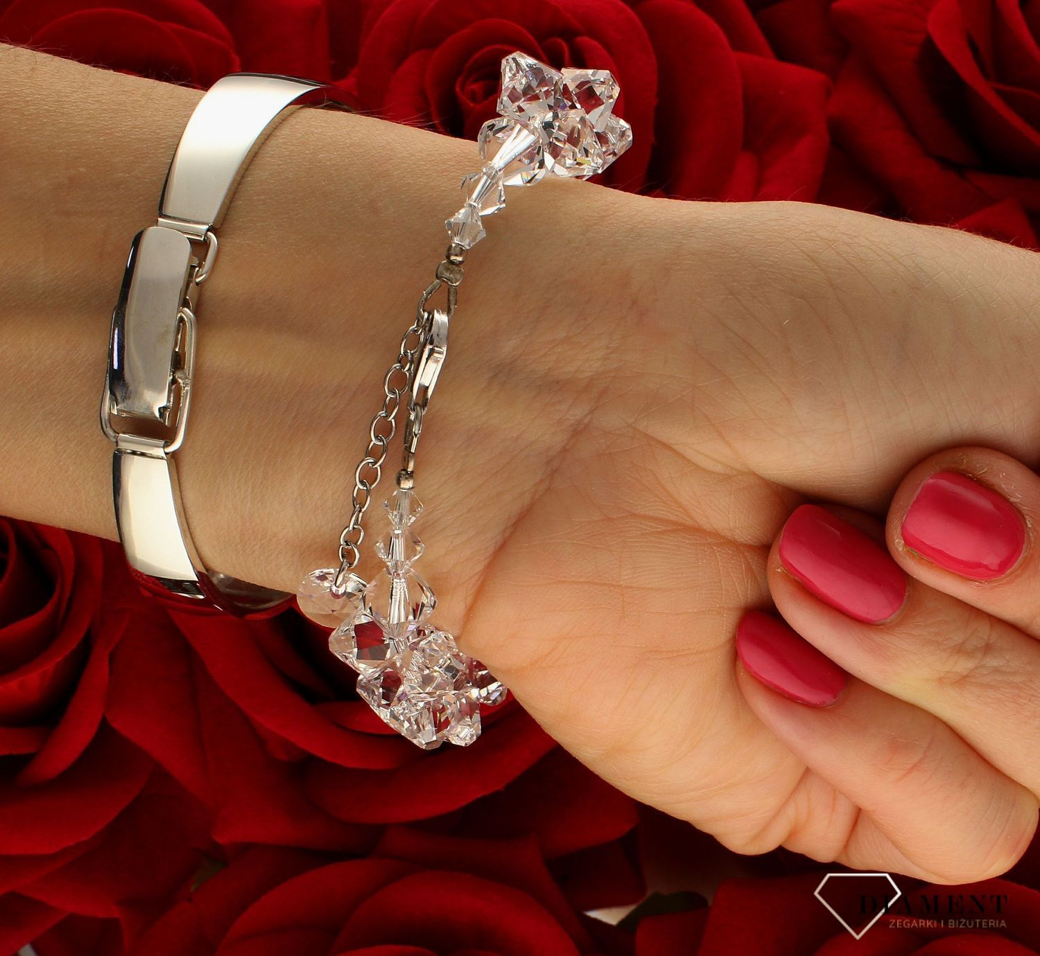 Zegarek damski srebrny sztywna bransoleta z grawerowaną tarczą DIA-ZEG-10921-925. Srebrny zegarek damski. Zegarek srebrny damski próby 925. Zegarek srebrny biżuteryjny. Damski zegarek srebrny na prezent (2).jpg