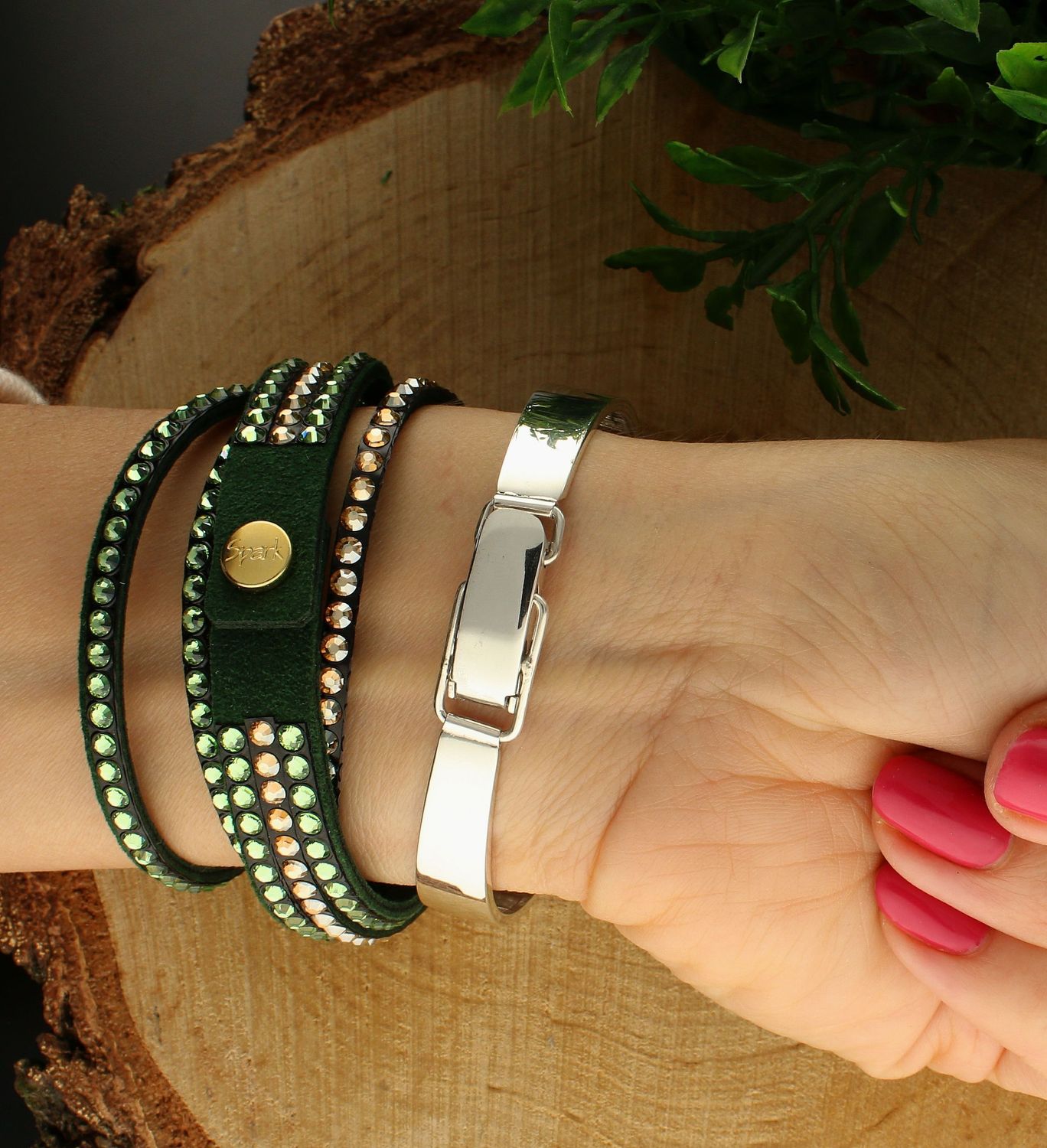 Zegarek damski srebrny sztywna bransoleta DIA-ZEG-10925-925.  Srebrny zegarek damski. Zegarek srebrny damski próby 925. Zegarek srebrny biżuteryjny. Damski zegarek srebrny na prezent (4).jpg