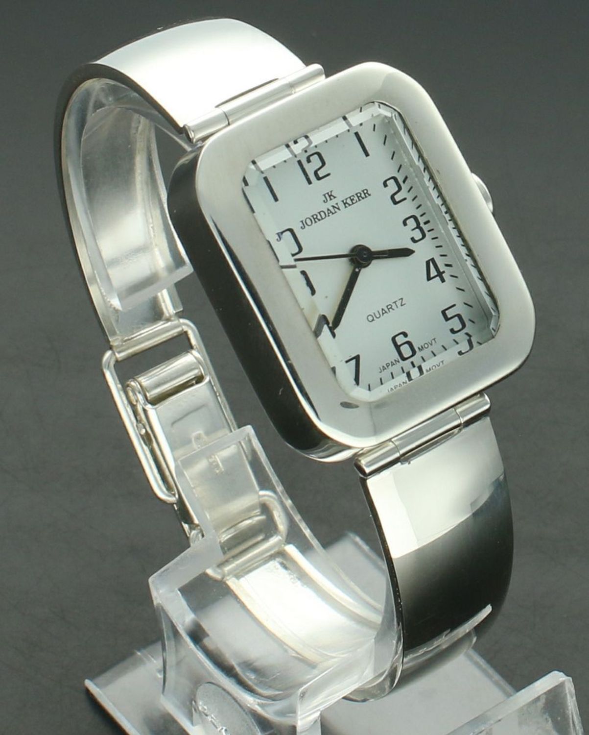 Zegarek damski srebrny JORDAN KERR DIA-ZEG-12882-925 Zegarek damski srebrny sztywna bransoleta DIA-ZEG-12882-925 wyposażony jest w kwarcowy mechanizm, zasilany za pomocą baterii.1.jpg