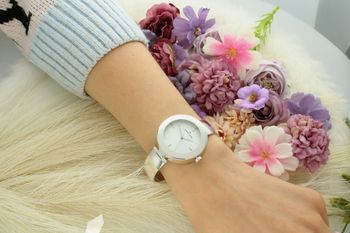 Srebrny zegarek damski Jordan Kerr DIA-ZEG-13255-925 z gładką tarczą i sztywną bransoletą ze srebra 925. Elegancja, minimalizm i precyzja. Możliwość darmowego graweru – idealny na prezent! (2).jpg