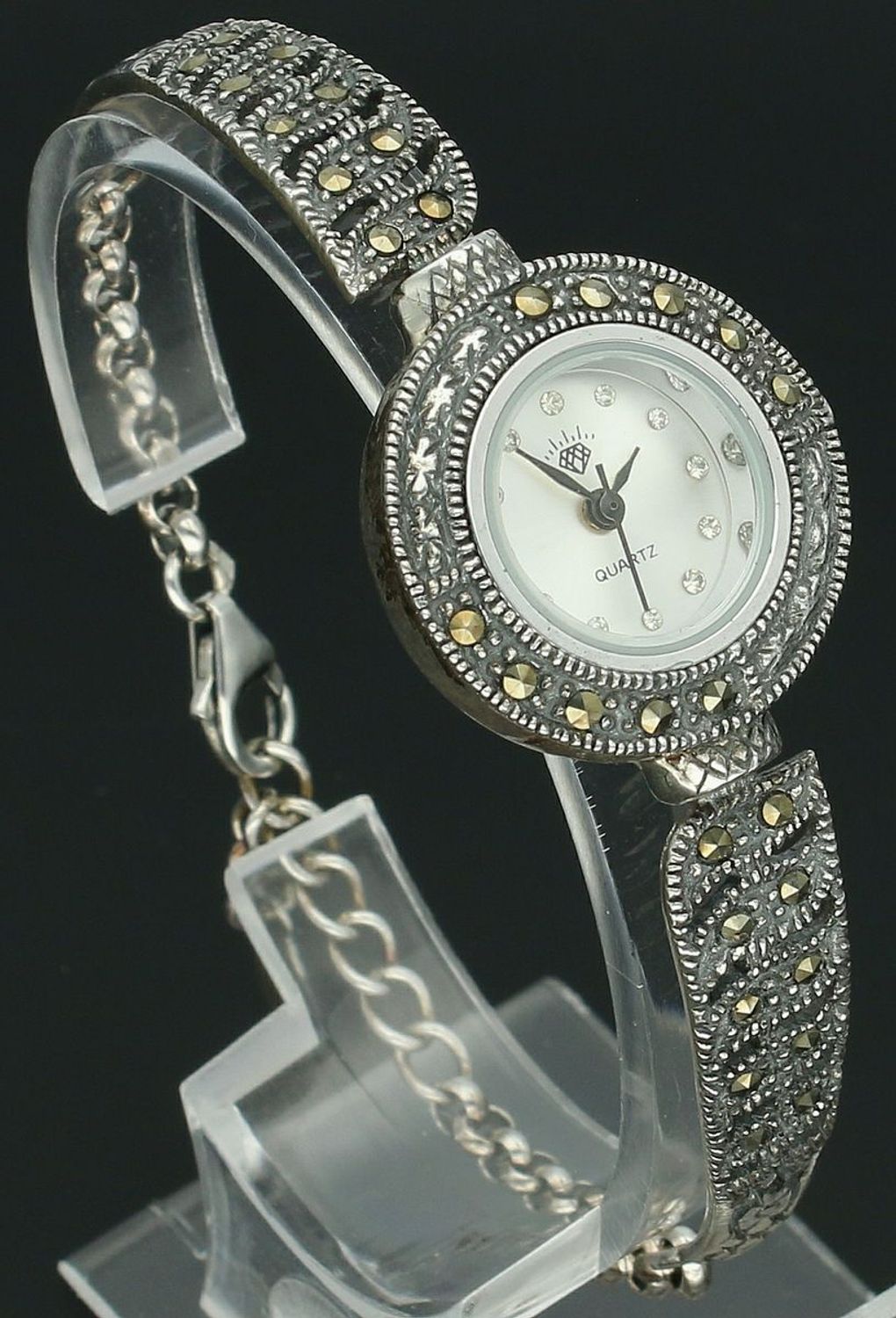 Elegancki zegarek damski ze srebra 925, waga 20,7 g. Koperta 2,2 cm, bransoletka 15+2,5 cm, zdobiony markazytami. Grawer gratis – idealny na prezent.11.jpg