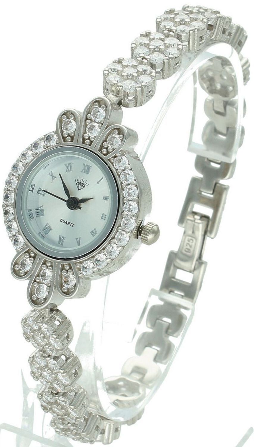 Zegarek damski srebrny DIA-ZEG-13857-925 z białymi cyrkoniami, tarcza 2,2 x 3,2 cm, długość zegarka 19 cm, zapięcie na zatrzask. Elegancki i efektowny dodatek.1.jpg