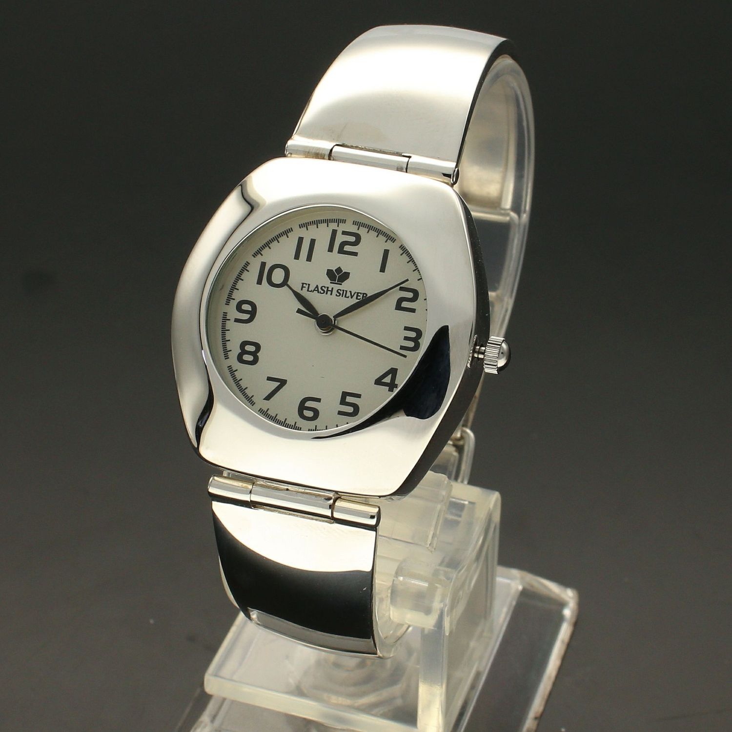 Zegarek srebrny damski z czytelna tarczą na sztywnej bransolecie  (1).jpg