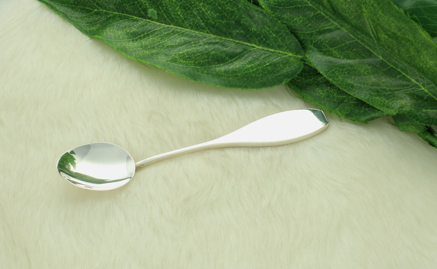 Srebrna łyżeczka do cukru gładka z Twoim Tekstem gratis DIA-ŁYŻ-12841-925. Srebrna łyżeczka do cukru o ponadczasowym wykończeniu. Tak zapakowana bransoletka będzie świetnym pomysłem na prezent.1.jpg