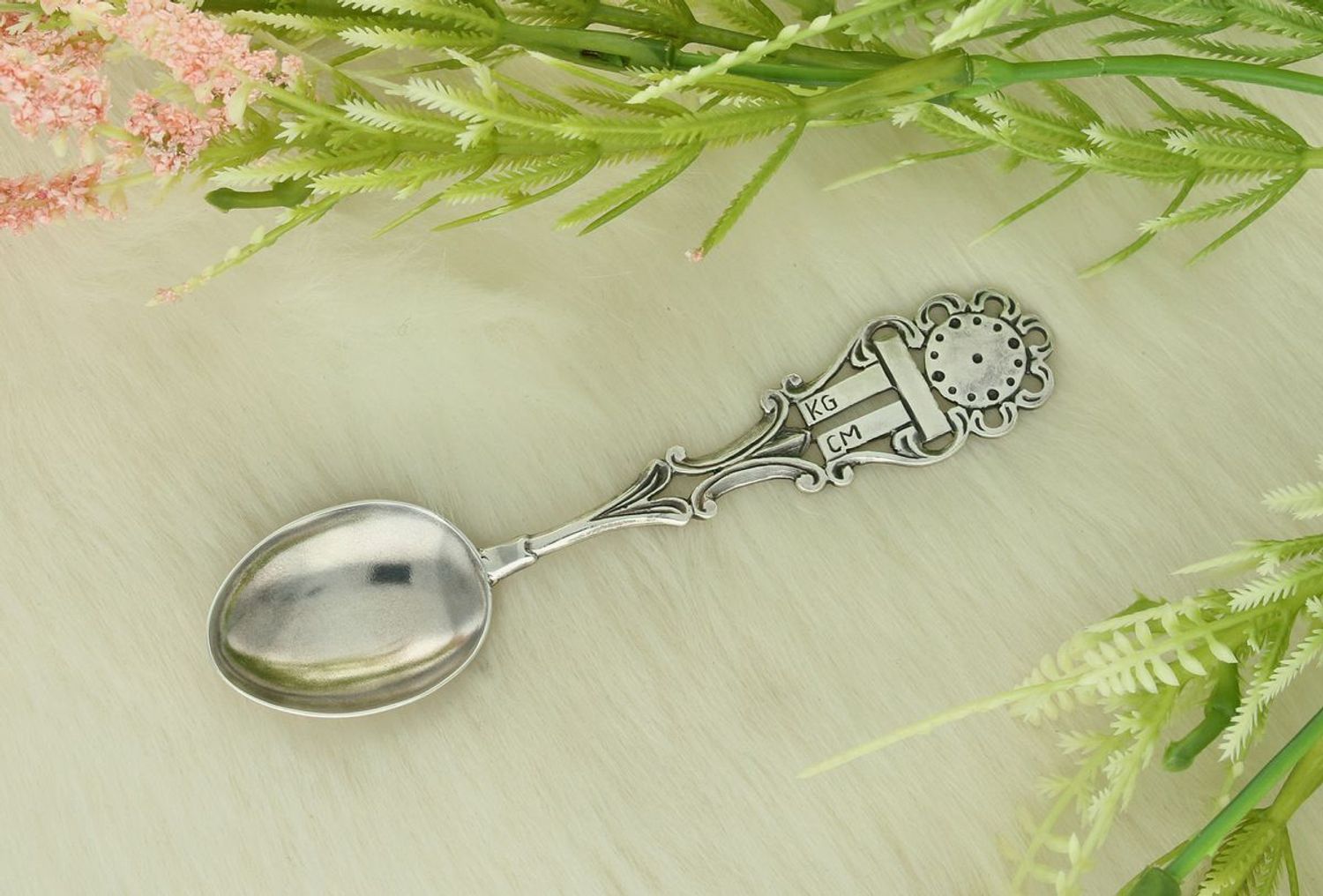 Elegancka łyżeczka urodzinowa srebrna próby 925, model DIA-ŁYŻ-13671-925. Możliwość grawerowania godziny urodzenia, wagi i wzrostu dziecka. Idealny prezent na narodziny lub chrzest.1.jpg