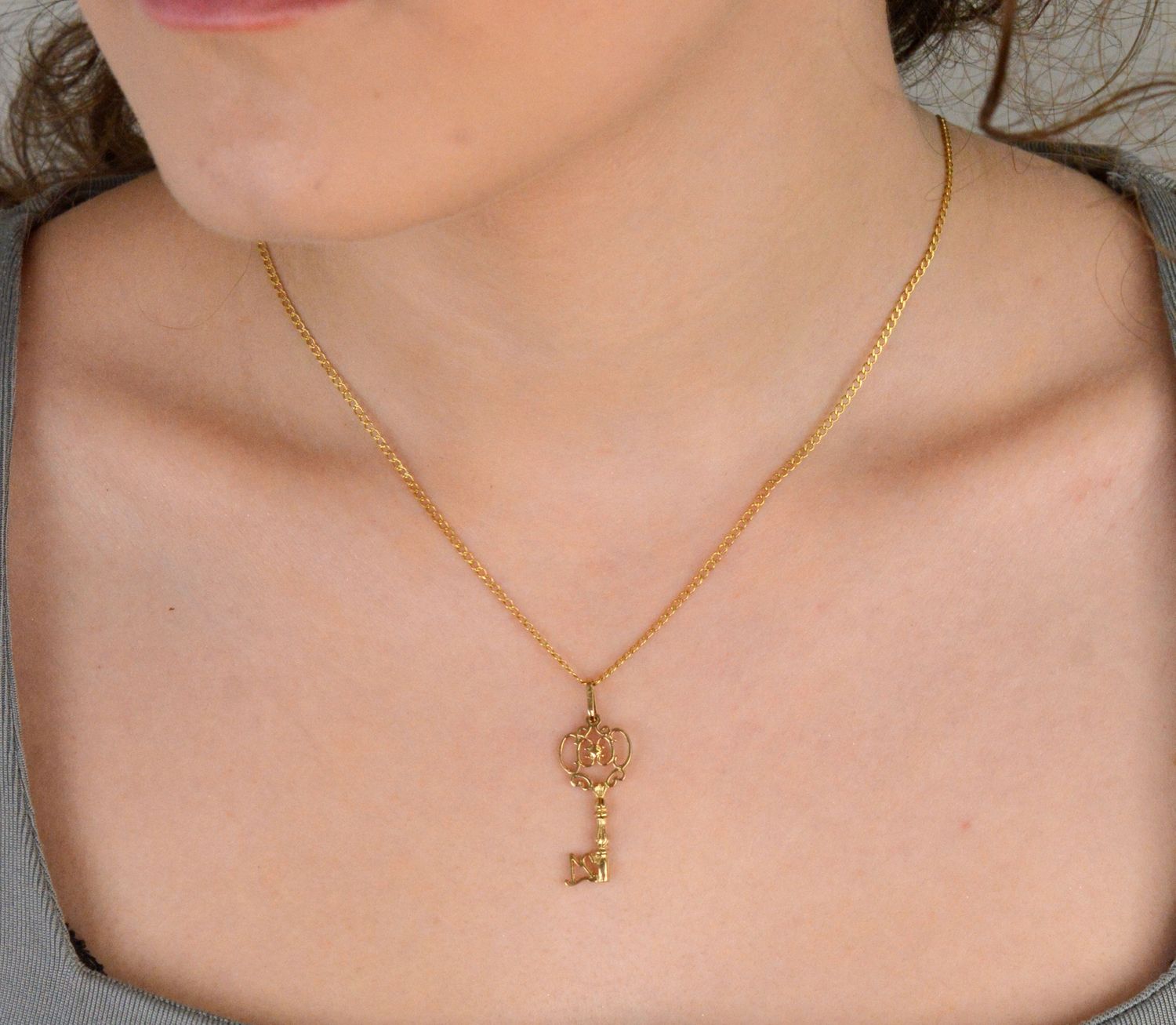 Zawieszka złota Klucz próba 333, DIA0ZAW-1525-333 przód.jpg