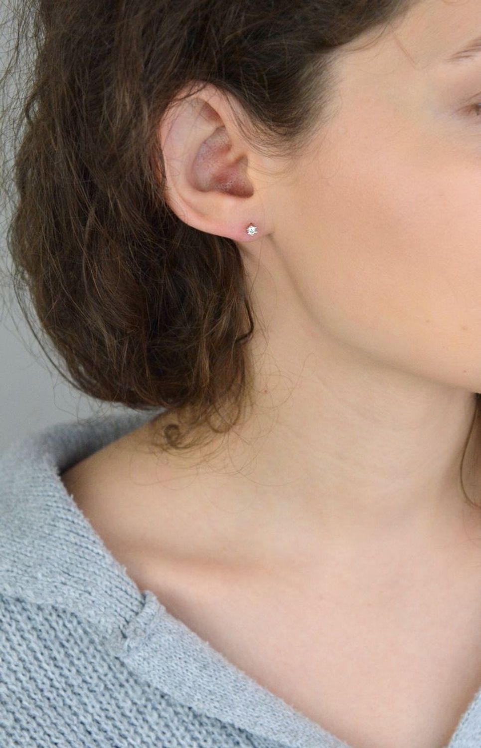 Luksusowe kolczyki damskie z diamentami HSI2 o łącznej masie 0,36 ct, okrągłe brylanty z zapięciem na sztyft – ponadczasowa elegancja i wyjątkowy blask.1.jpg