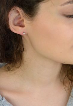 Luksusowe kolczyki damskie z diamentami HSI2 o łącznej masie 0,36 ct, okrągłe brylanty z zapięciem na sztyft – ponadczasowa elegancja i wyjątkowy blask (2).JPG