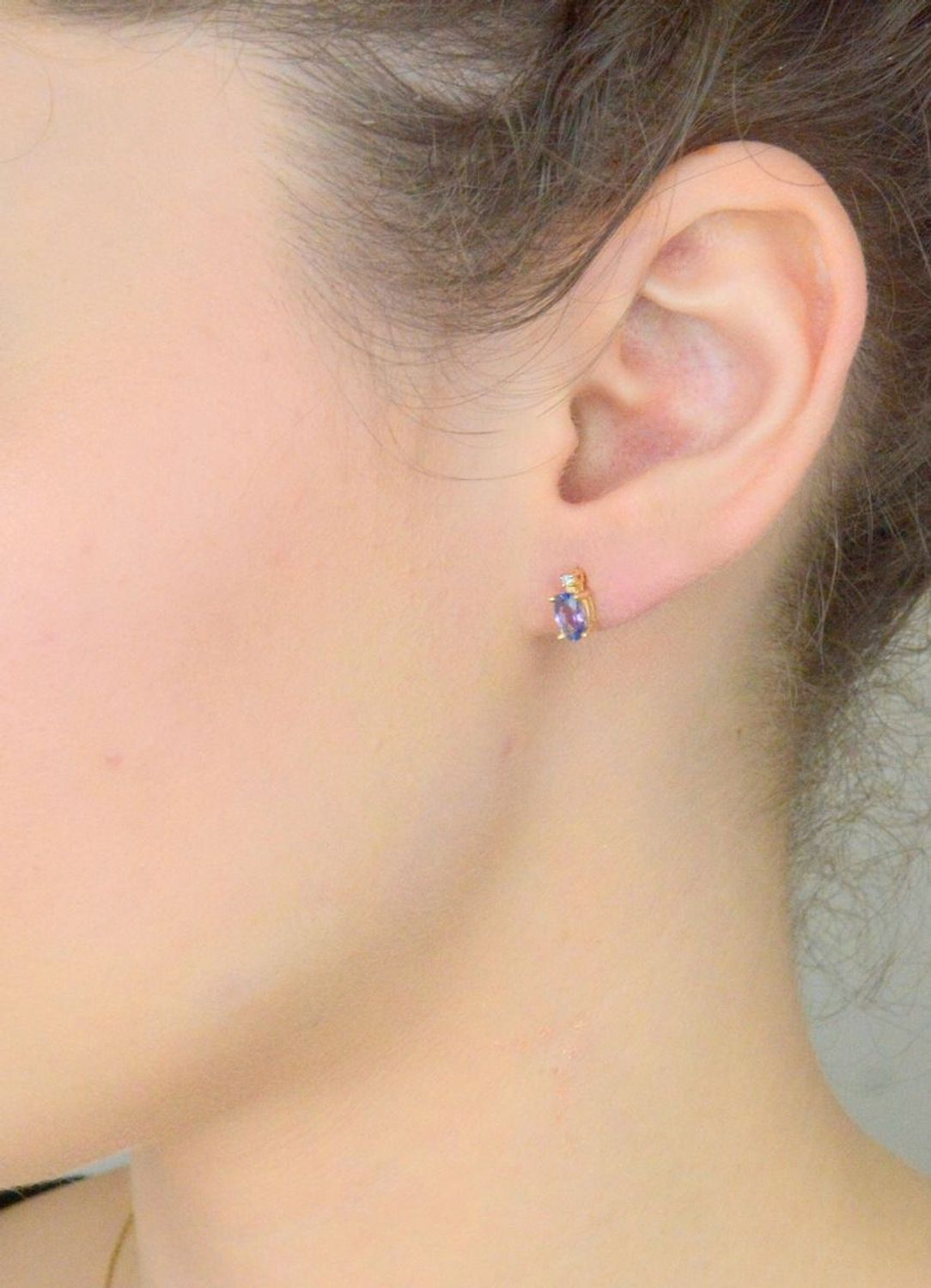 Złote kolczyki 585 DIAMENT Ametyst i Diamenty Złote kolczyki wykonane z 14- karatowego złota z ametystem i diamentami o łącznej 1.jpg