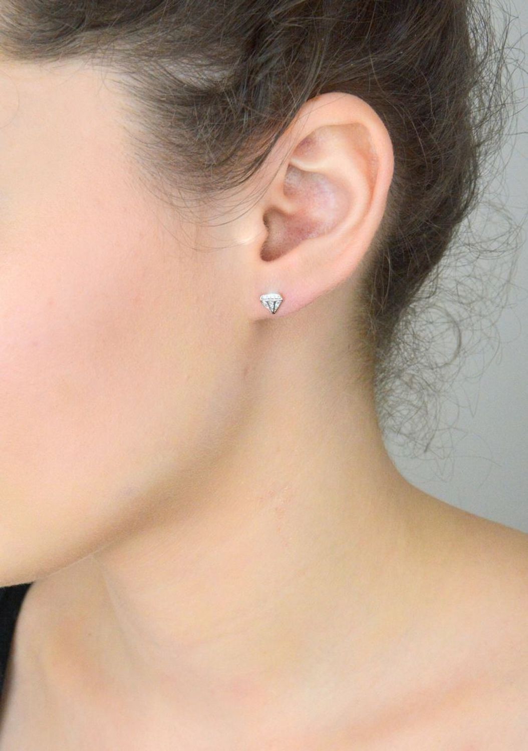 Kolczyki złote damskie 585 Wkrętki w kształcie diamentów z Diamentami 0,10 ct.DIAKLCKO504Z585B0.10 Kolczyki idealne na prezent dla każdej kobiety. Kolczyki na sztyft1.jpg