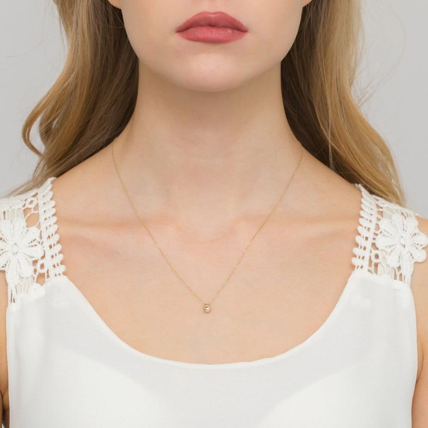 Złoty naszyjnik damski 585 Diament otoczony Białym Złotem z Diamentem 0,0145 ct.  1.jpg