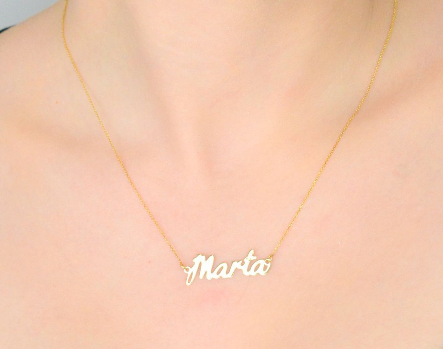 Złoty naszyjnik damski 585 z imieniem Marta z Diamentem 0,005 ct..jpg