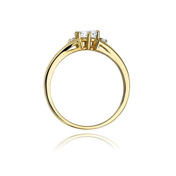 Elegancki pierścionek W0076 wykonany z żółtego złota próby 585, zdobiony diamentem laboratoryjnym 0,50 ct (VS2 F) i dwoma kamieniami dodatkowymi 0,029 ct. Idealny prezent na zaręczyny, rocznicę3.jpg