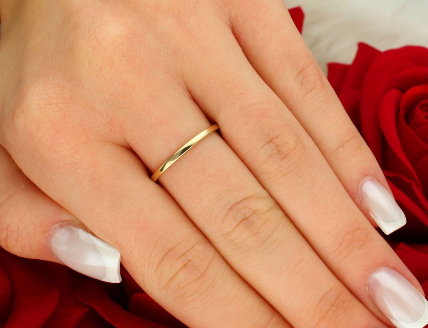 Pierścionek złoty W0575 z diamentem laboratoryjnym 0.60 ct (oktagon) i 30 dodatkowymi diamentami 0.186 ct. Wykonany z żółtego złota próby 585, szerokość szyny 1.6 mm, wysokość korony 5.5 mm, 1.jpg