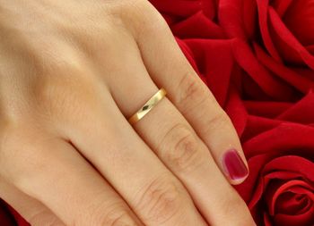 Złoty pierścionek W0484 z diamentem 0,15 ct o czystości SI2 i barwie H. Klasyczna elegancja w żółtym złocie 585 – idealny pierścionek zaręczynowy lub prezent na wyjątkową okazję.7.jpg