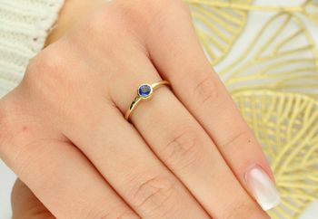 Złoty pierścionek z naturalnym szafirem 0,30 ct – DIAPRSP150Z585S0.30 blue.jpg